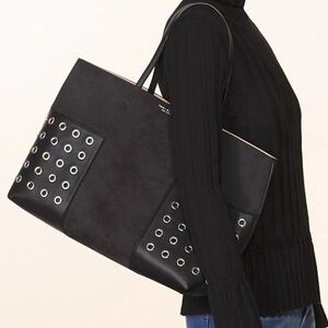 Tory Burch Block-T grommet leather tote; black.🖤